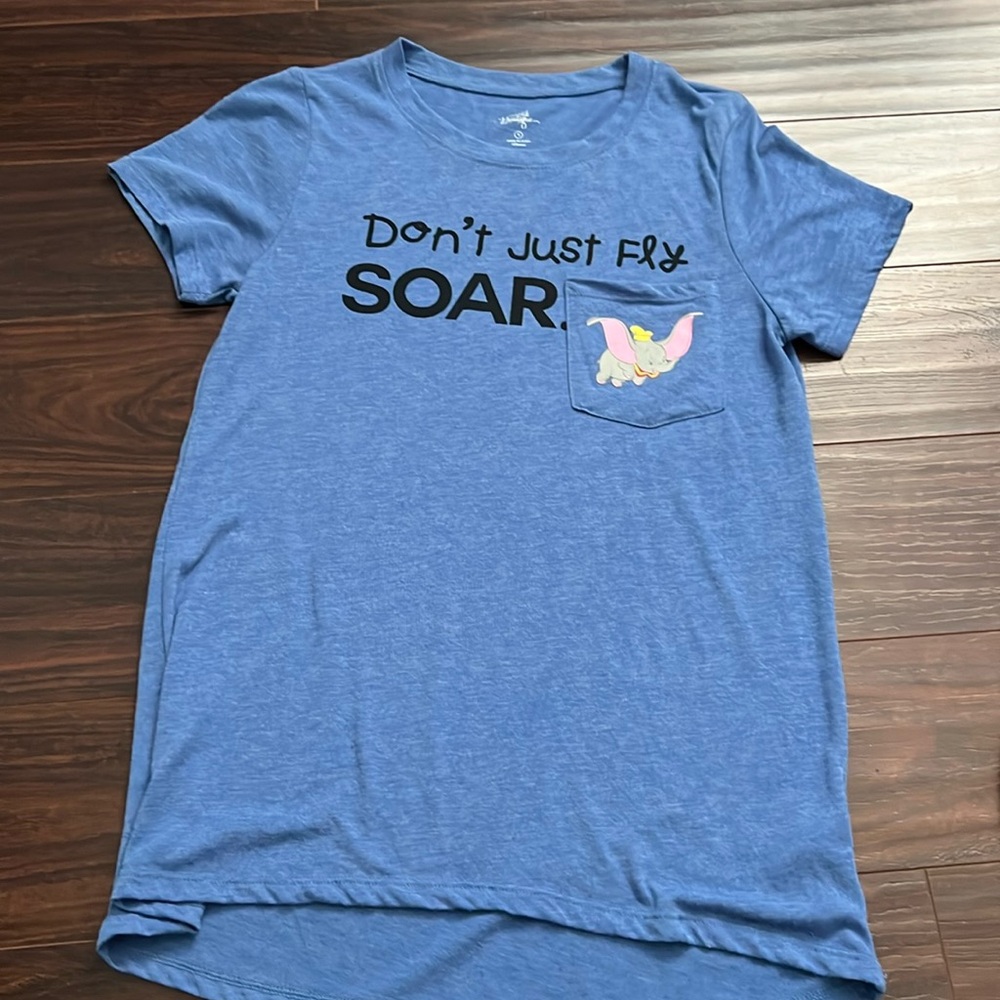 Disney world‎ official Disney boutique women’s blue Dumbo pocket tee size small